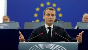 Emmanuel Macron au Parlement européen avant le lancement des consultations